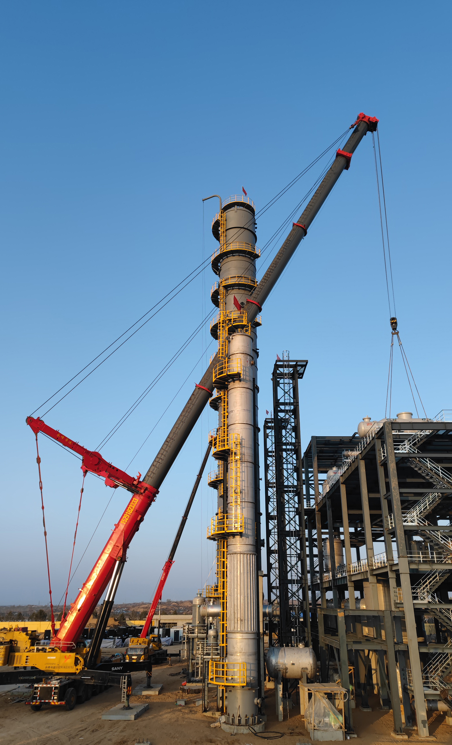 换热器吊装就位