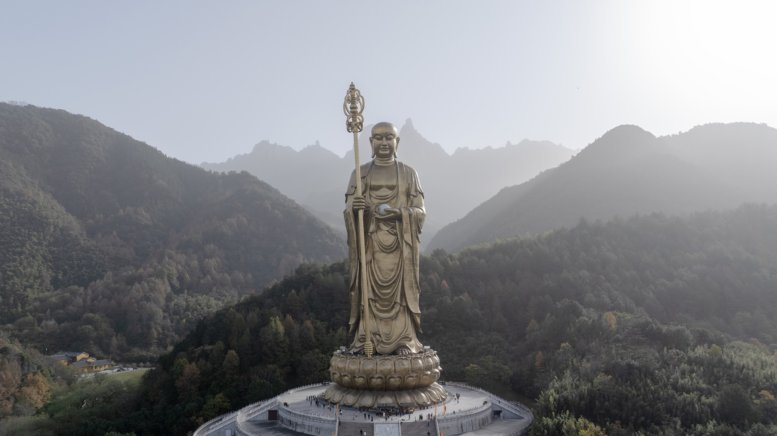 九华山地藏王菩萨大铜像